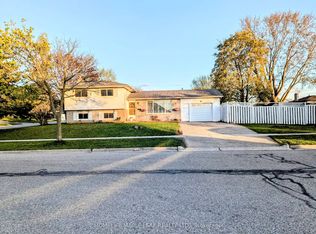 261 Overlea Dr, Kitchener, ON N2M1T7