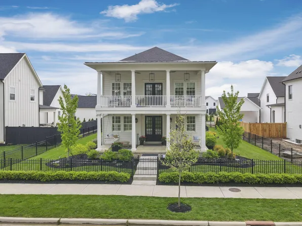 5519 Evans Farm Dr, Lewis Center, OH 43035