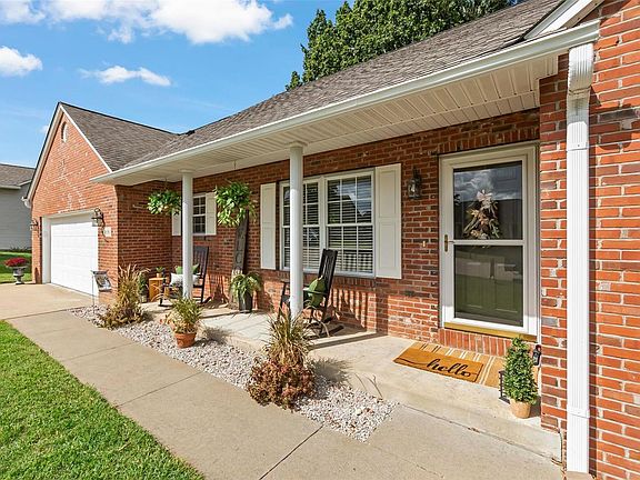 4th image of 1696 Jennifer Dr