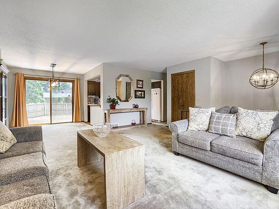 5th image of 2284 Standridge Ave E