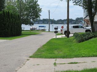 17551 Doric St, Spring Lake, MI 49456