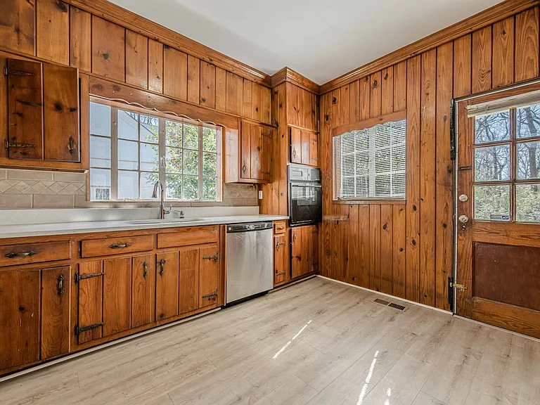 24-web-or-mls-N Decatur Rd-18_03072025