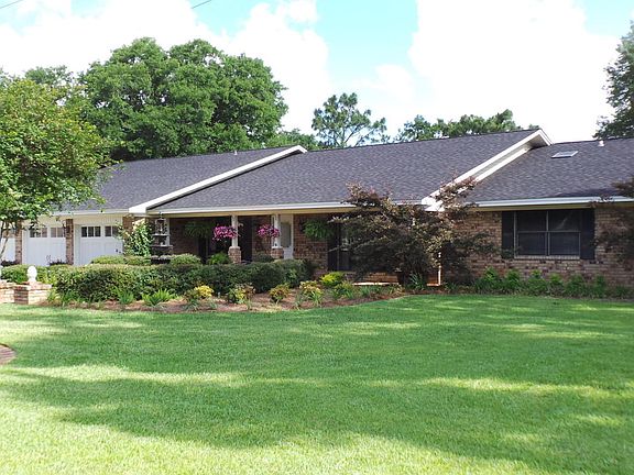 2nd image of 136 Queens Cir