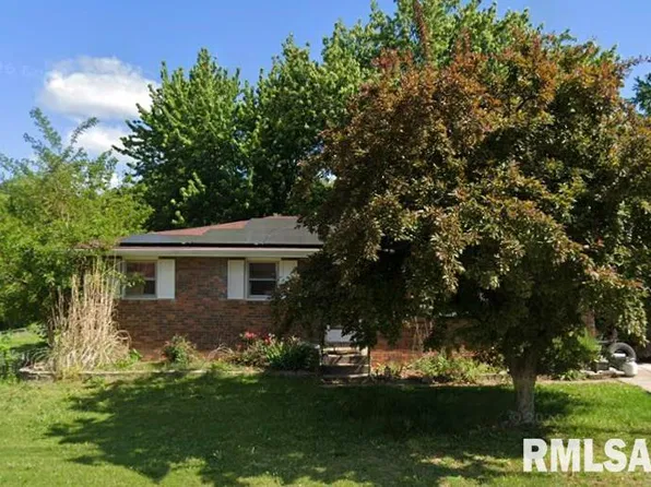 2219 Willow St, Pekin, IL 61554