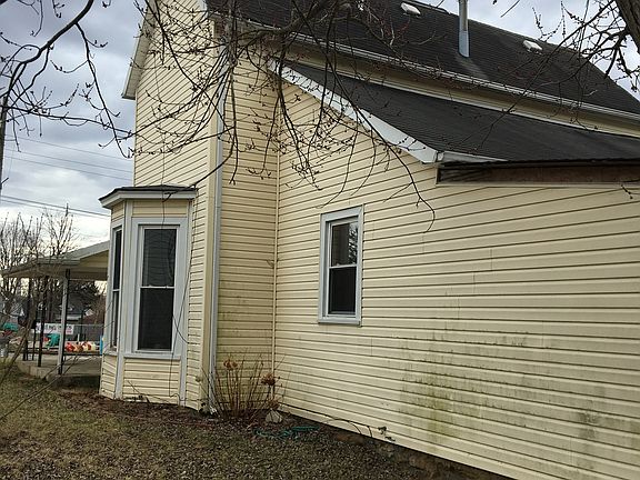 4th image of 624 W Adams St