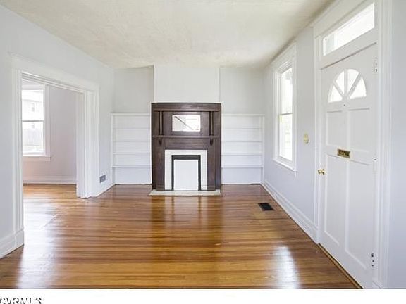 3rd image of 4201 Corbin St