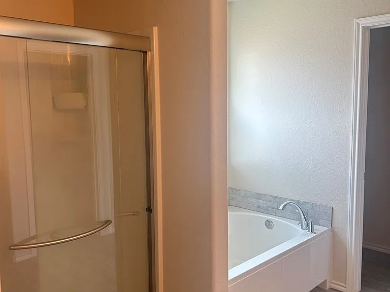 1023 E 90th Ct — Photo 12