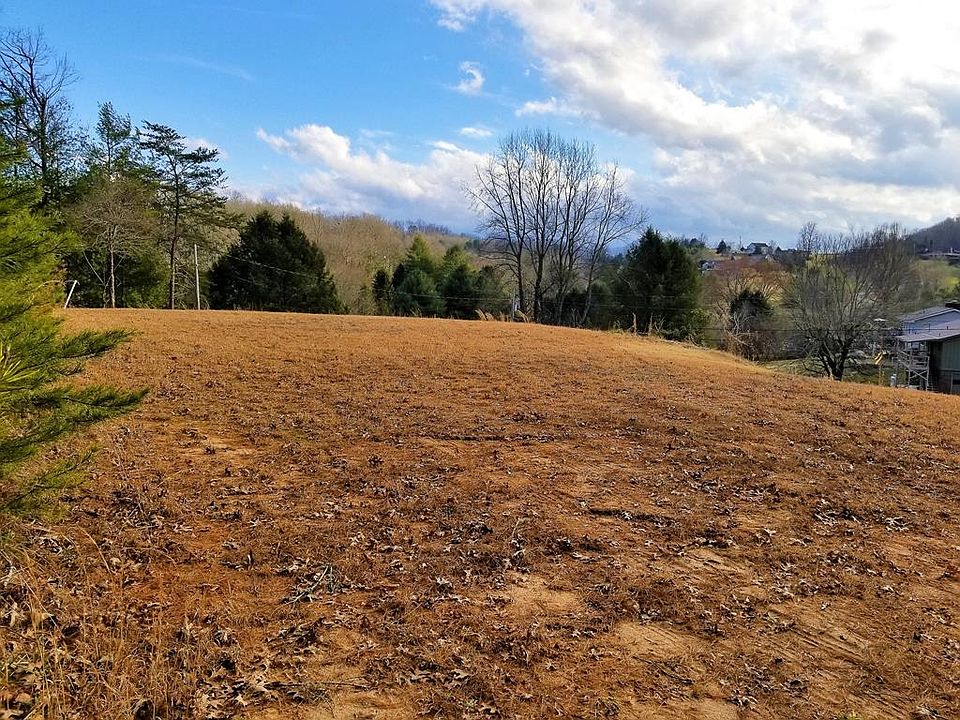 1st image of 25 Evergreen Ln