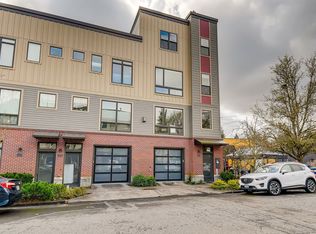 3416 SW Moss St, Portland, OR 97219