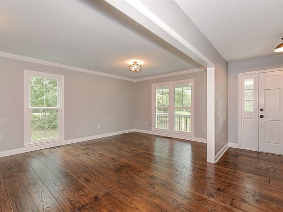 5th image of 948 Hunter Rd