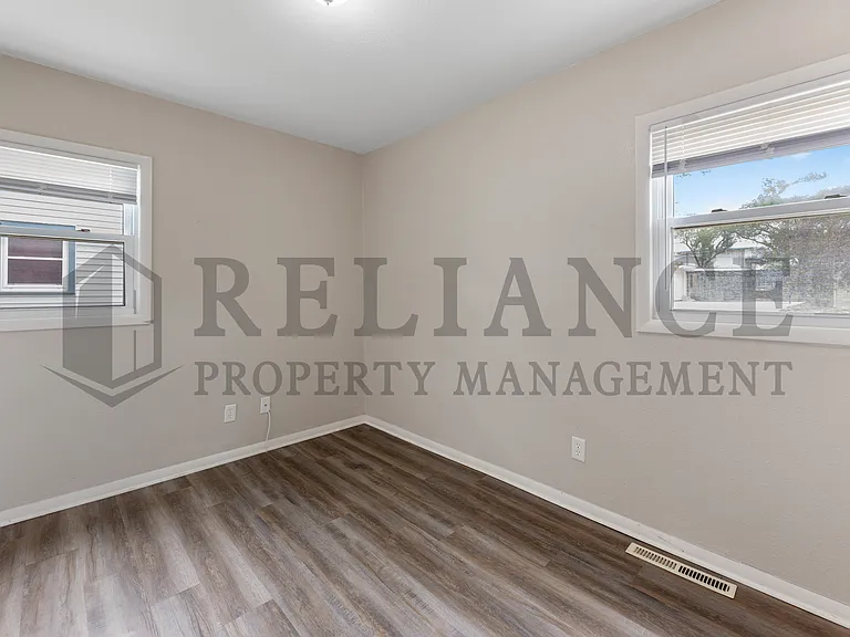 1642 E Denver Dr — Photo 13