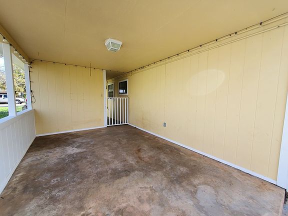 3rd image of 1115 E 24th 1/2 St