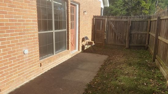 4th image of 213 Brendalwood Blvd #A