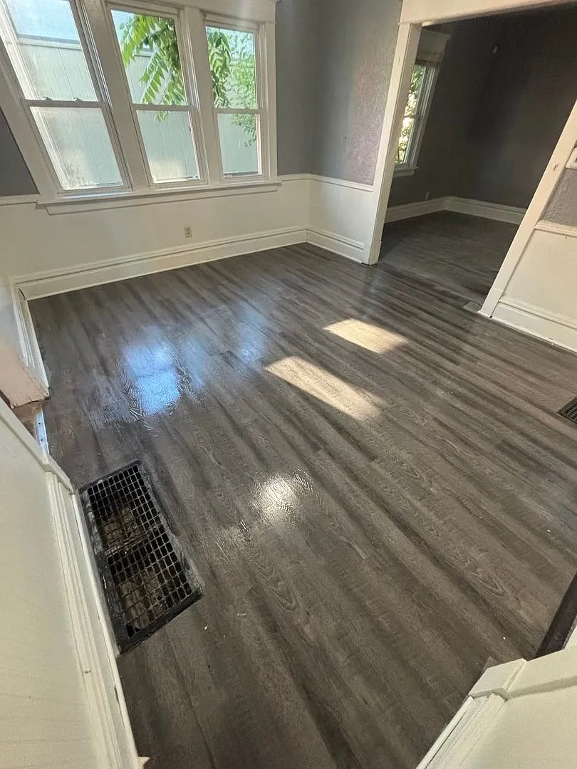 Large 4 bedroom 2 bathroom House — Photo 1