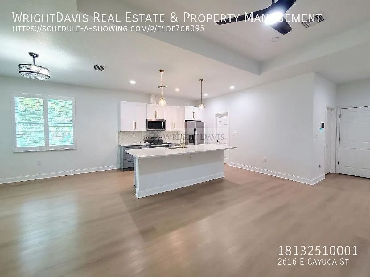 Charming 3-Bedroom, 2-Bath Home in Tampa — Photo 4