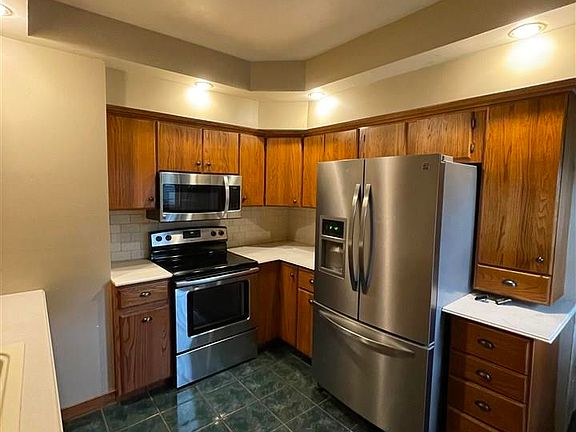 2nd image of 539 8th St SE