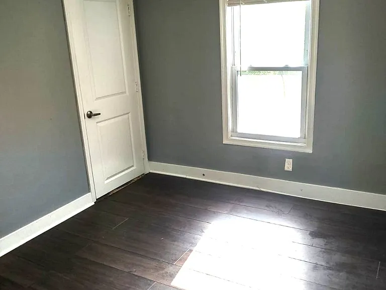 109 S Main St — Photo 11
