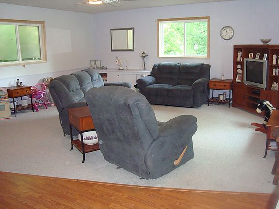 Spacious living room
