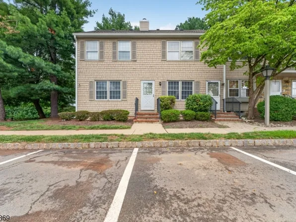 52 Adams Ct, Raritan Twp., NJ 08822