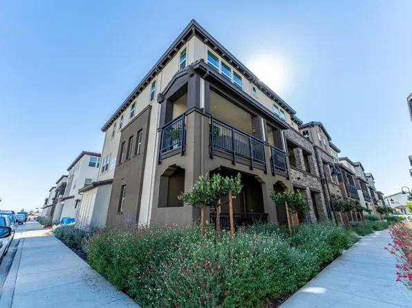 935 Loyola Ln, Morgan Hill, CA 95037