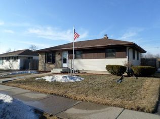 5710 67th St, Kenosha, WI 53142