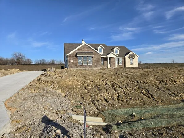 111 Hillview Trl, Decatur, TX 76234