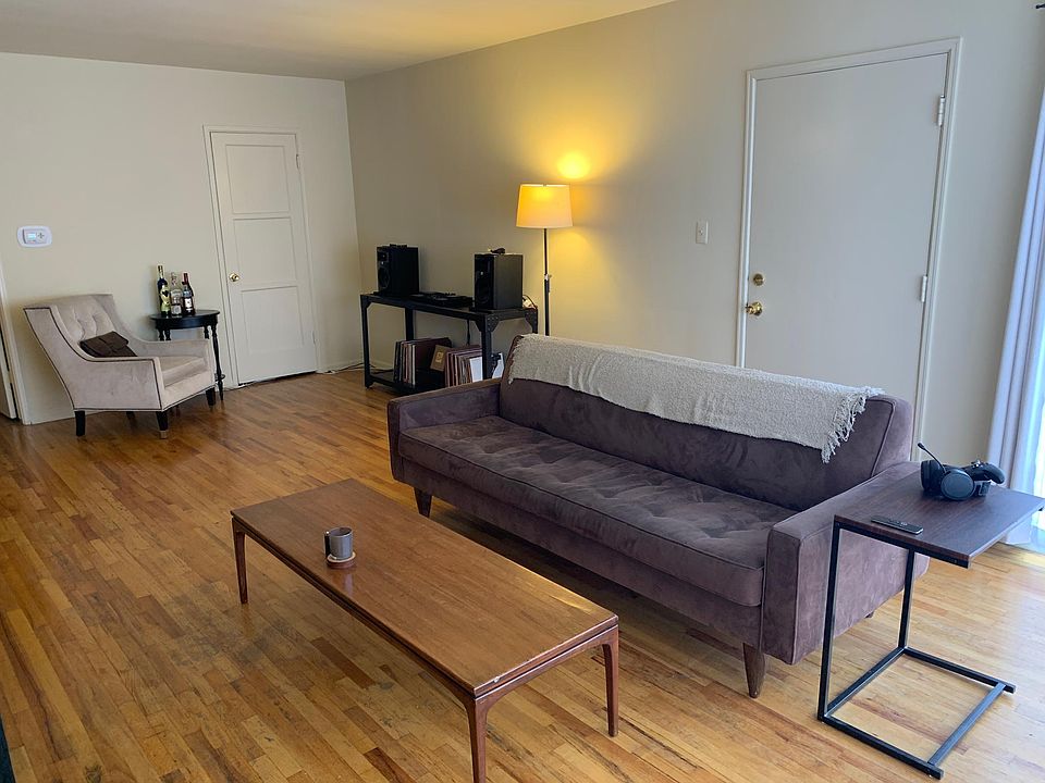 1st image of 356 S Rexford Dr APT 3