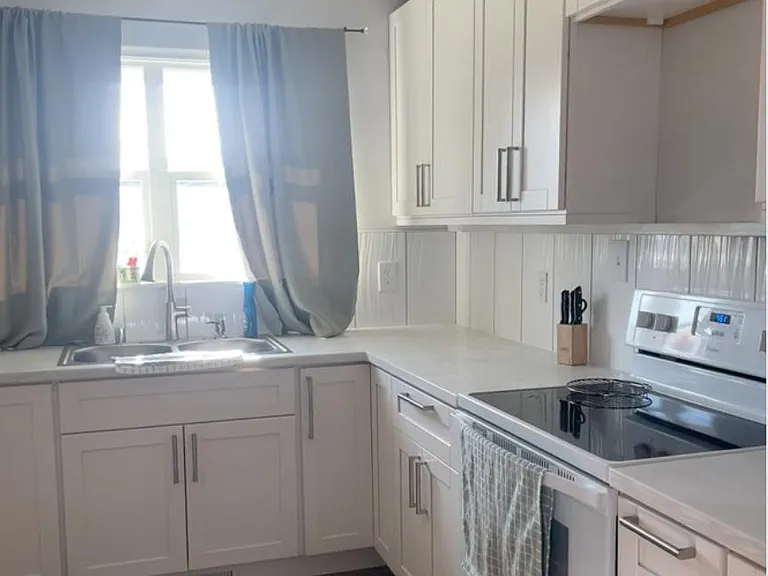1015 W Columbia Ave — Photo 4