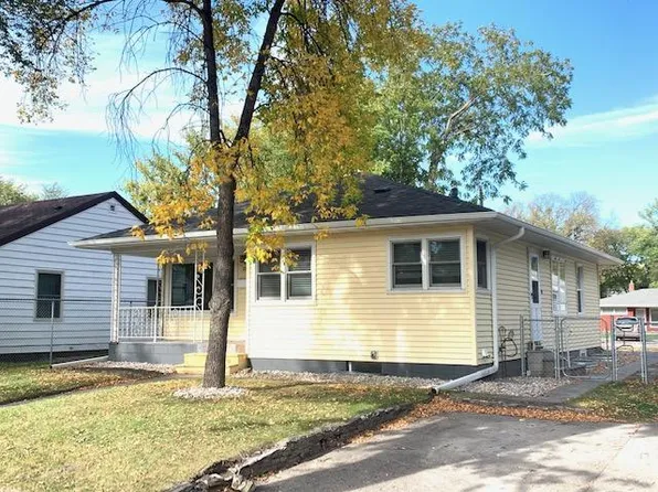 2624 4th Ave N, Grand Forks, ND 58203