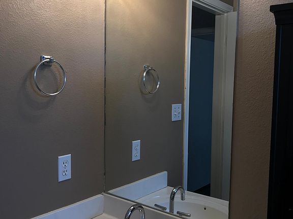 4th image of 3509 Xanthisma Ave