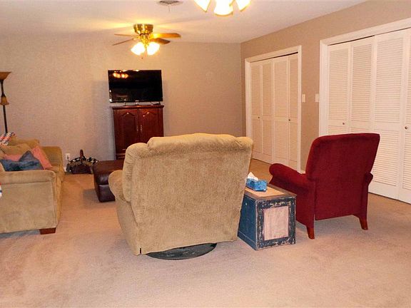 5th image of 4612 Lake Park Dr