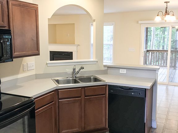 2nd image of 2433 Payton Dr