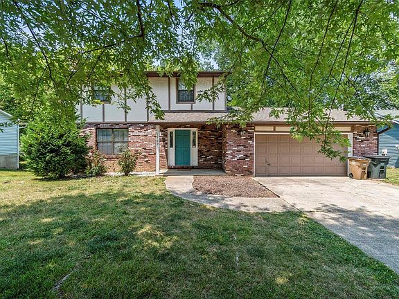 3rd image of 1709 Grandview Dr