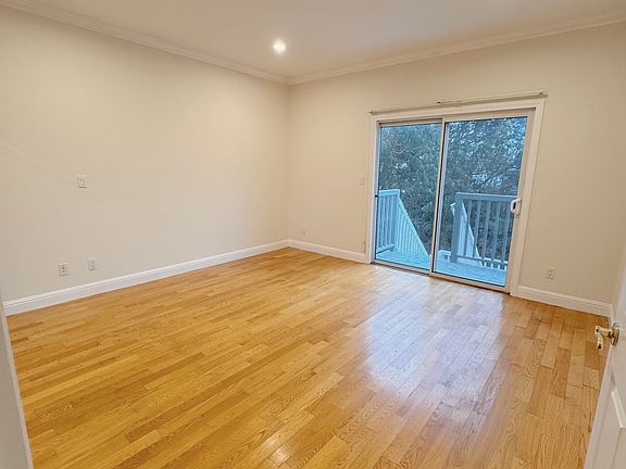 5th image of 326-328 28th Ave
