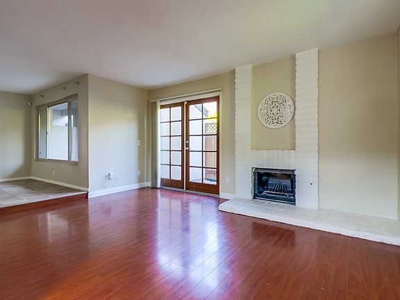 4th image of 611 Beyer Way Unit 406