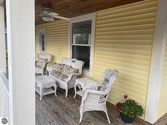 409 Cedar St — Photo 2