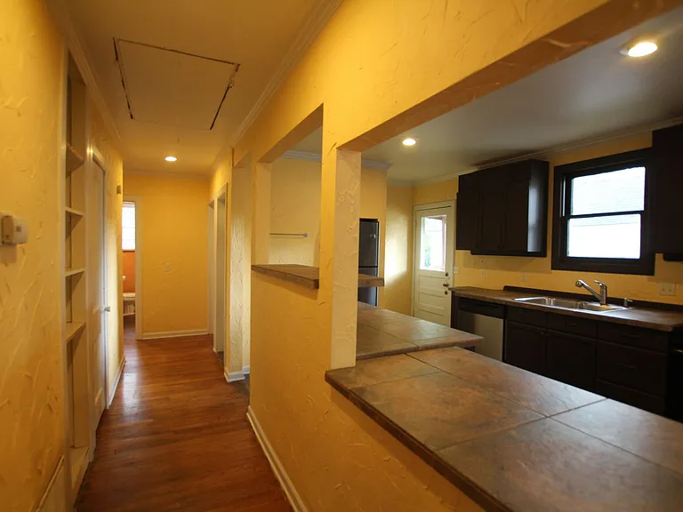 518 W Rusk St — Photo 7
