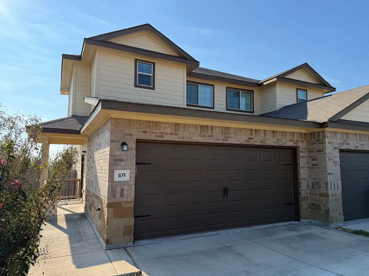 Luxury 3/2.5 Townhouse in NBTX — Photo 3