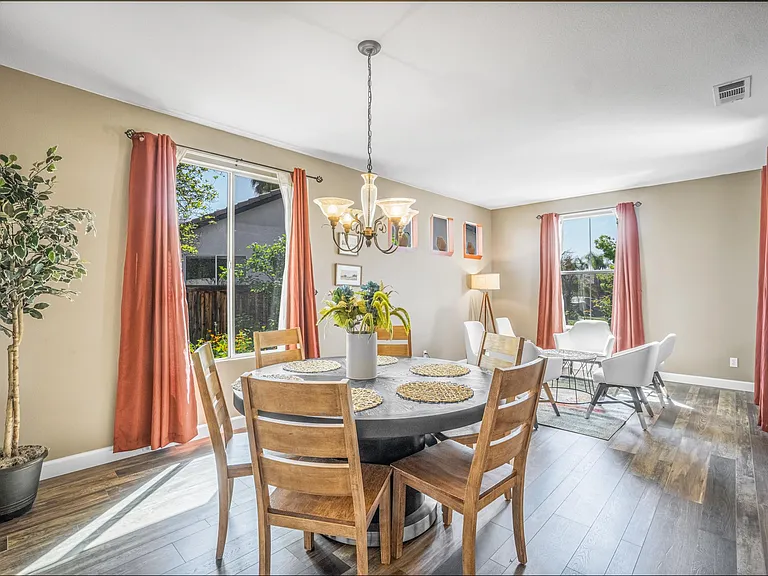 32154 Renoir Rd — Photo 5