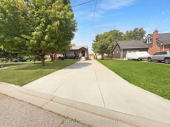 4th image of 17 Greenfield Ct
