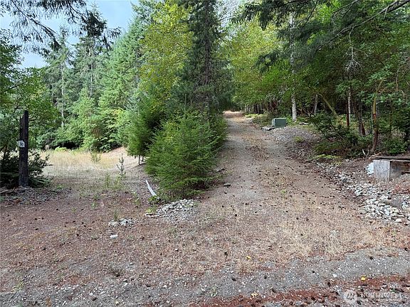 2nd image of 397 NE Larson Lake Road