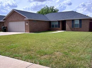 2336 Cobblestone Cir, Clovis, NM 88101