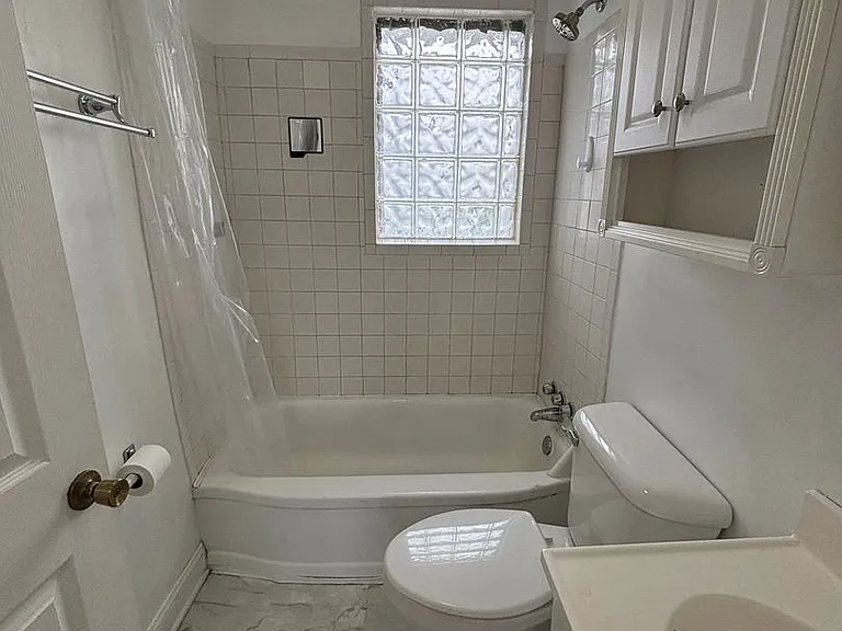 950 Morgan Ave SE — Photo 34