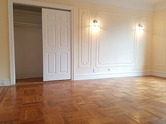 3rd image of 4115 45th St APT 6C