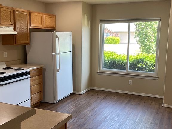 3rd image of 4107 SW Chapelstone Ave #1