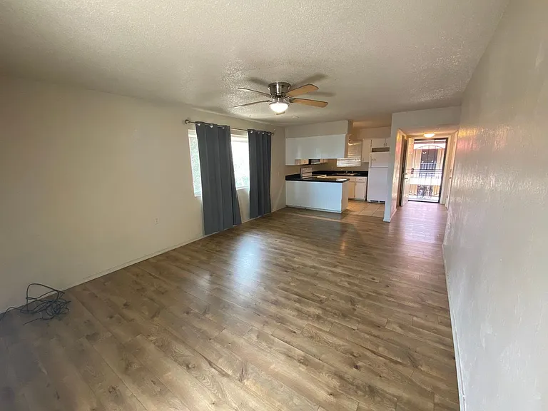 919-923 Alvarado Dr SE — Photo 1