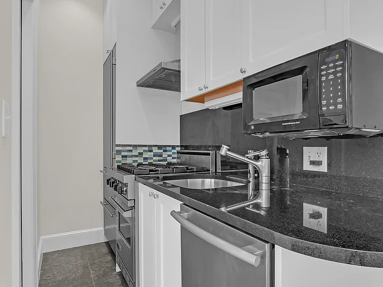 127 E 69th St #PENTHOUSE — Photo 5