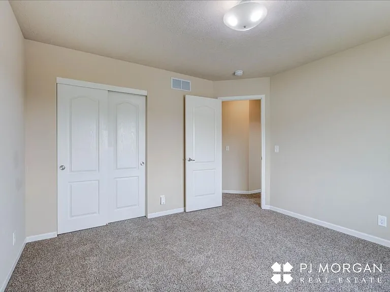 18726 Birchwood Ave — Photo 13
