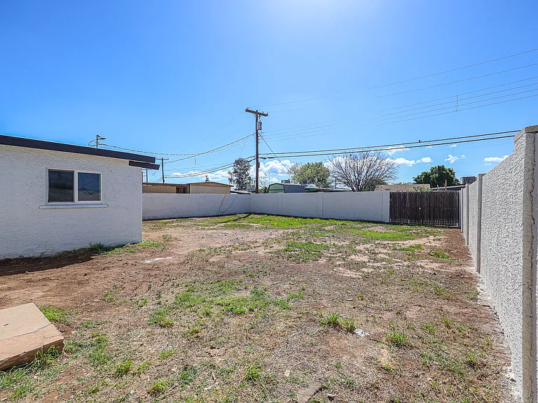 3607 W La Salle St — Photo 12