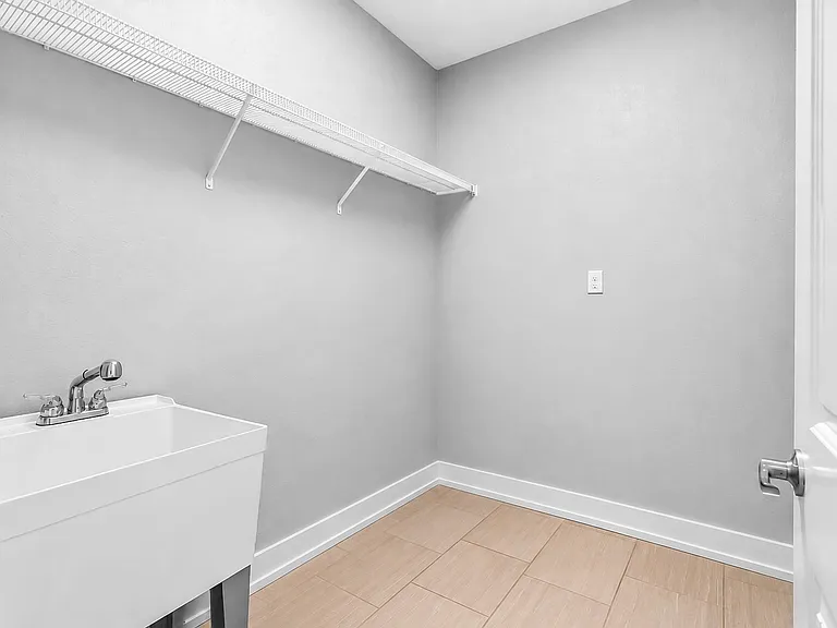 808 Willow St — Photo 11
